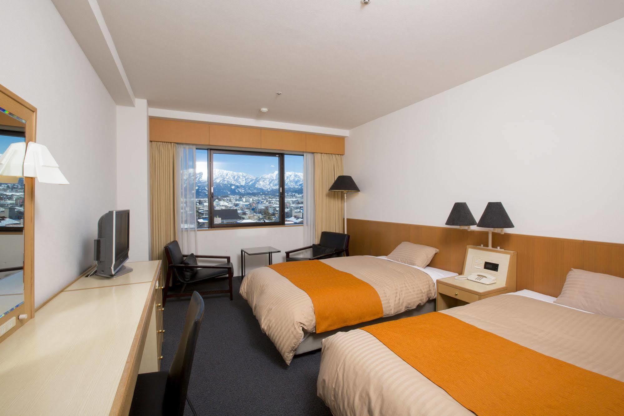 Hotel Granmirage Uozu Zewnętrze zdjęcie